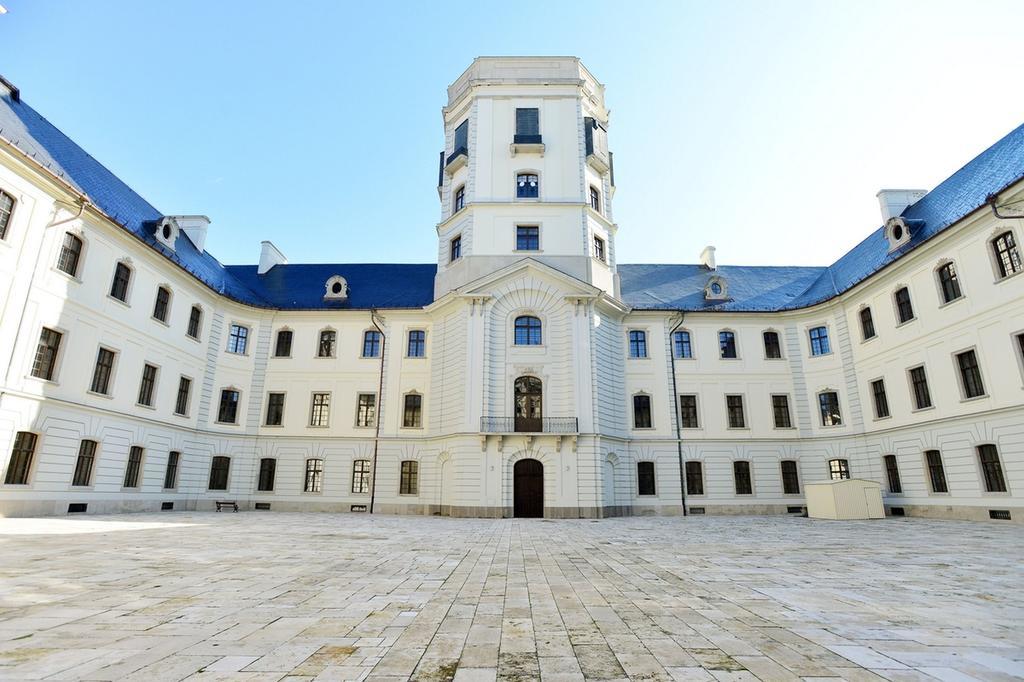 Magdalena Apartman Apartment Eger Exterior photo